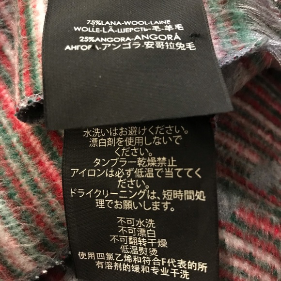 NWOT Gucci Beautiful Warm scarf - Picture 4 of 4